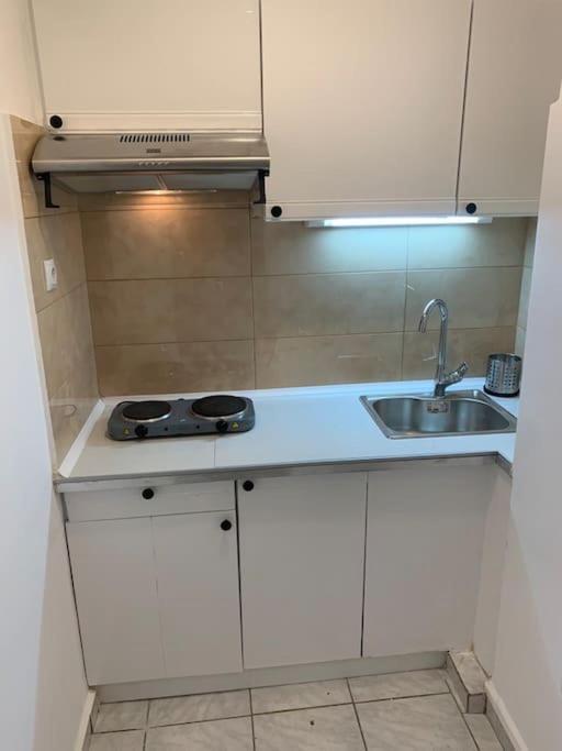 Athens Apartments For Rent Экстерьер фото